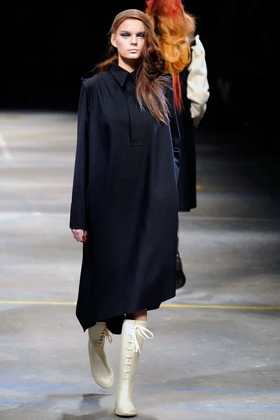 Look 13